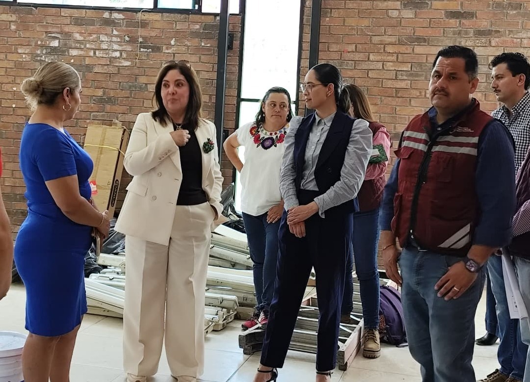 Supervisan Presidenta Honorífica de SEDIF y Secretaria de Obras Públicas rehabilitación de Casa Hogar para Jóvenes