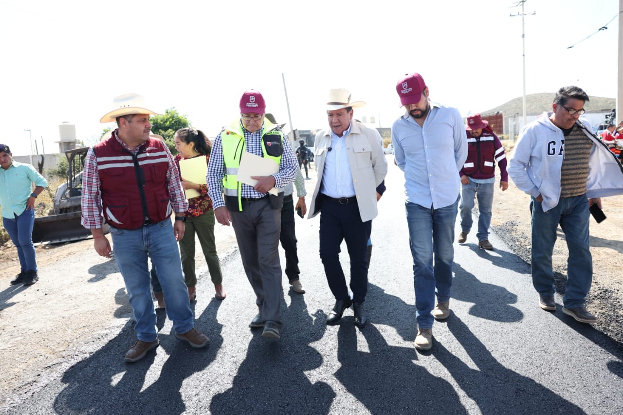 Reconstruye Gobernador David Monreal obra carretera Sauceda de la Borda-Tacoaleche, en beneficio de más de 15 mil habitantes