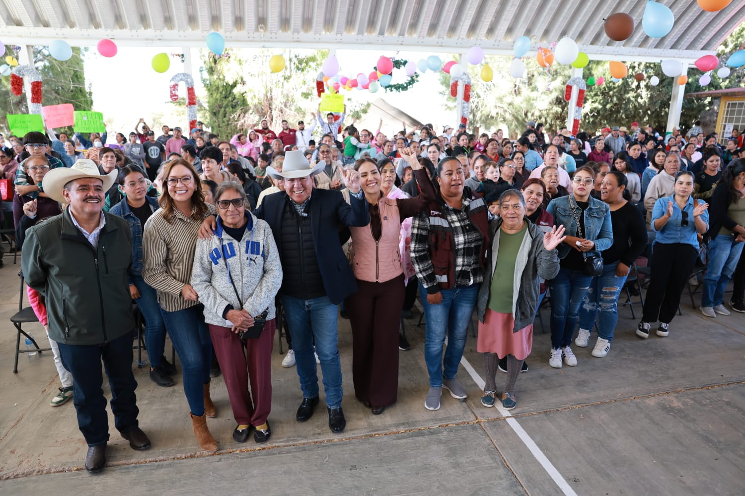 Con canastas alimentarias, fortalece Gobernador David Monreal Ávila economía de familias de Juan Aldama