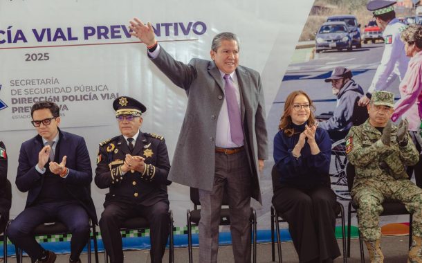 Reconoce Gobernador David Monreal Ávila a agentes de la Policía Vial Preventiva