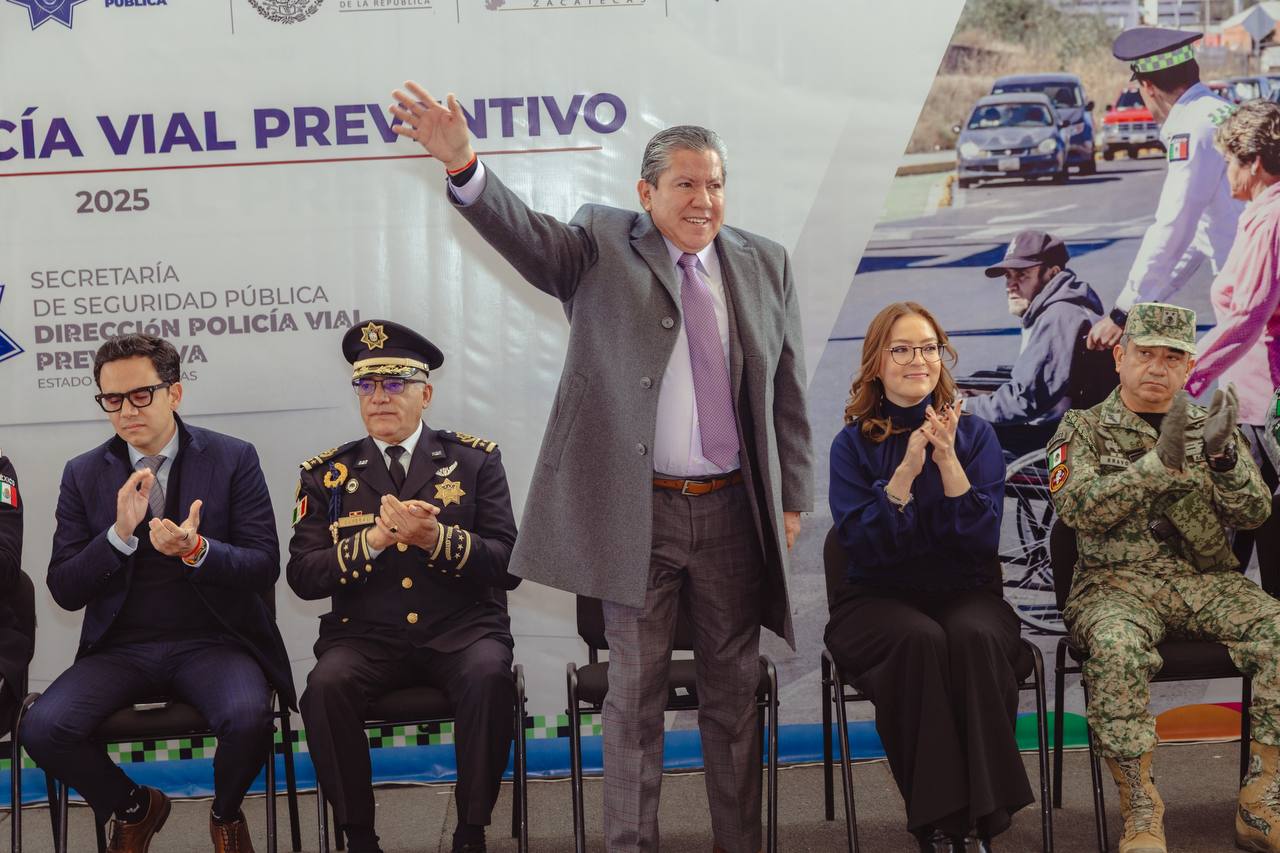 Reconoce Gobernador David Monreal Ávila a agentes de la Policía Vial Preventiva