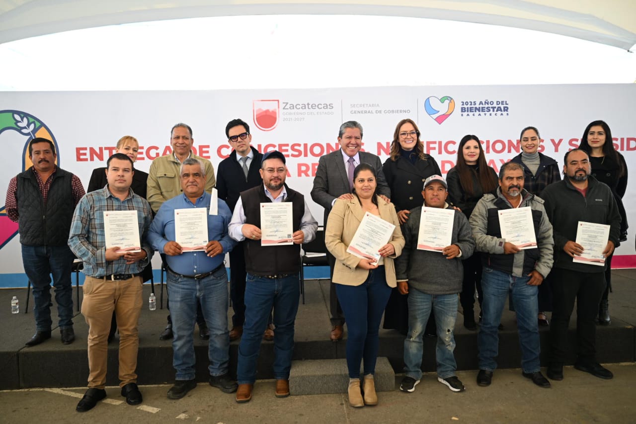 Entrega Gobernador David Monreal 56 nuevas concesiones y 40 unidades de taxi con subsidio a trabajadores del volante