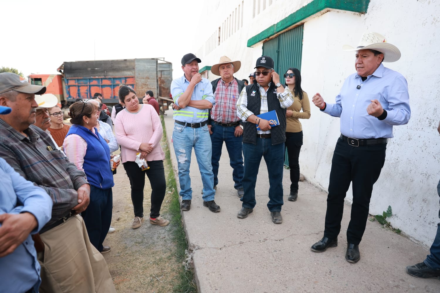 Refrenda Gobernador David Monreal compromiso con productores de frijol; recorre centros de acopio