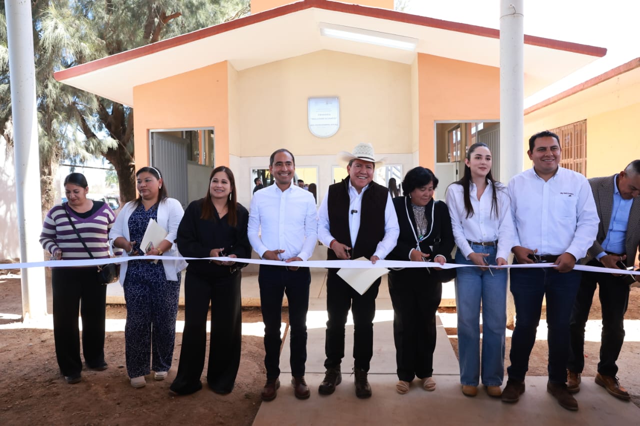 Inaugura Gobernador David Monreal obras de mejora integral en escuela primaria de El Bordo, Guadalupe