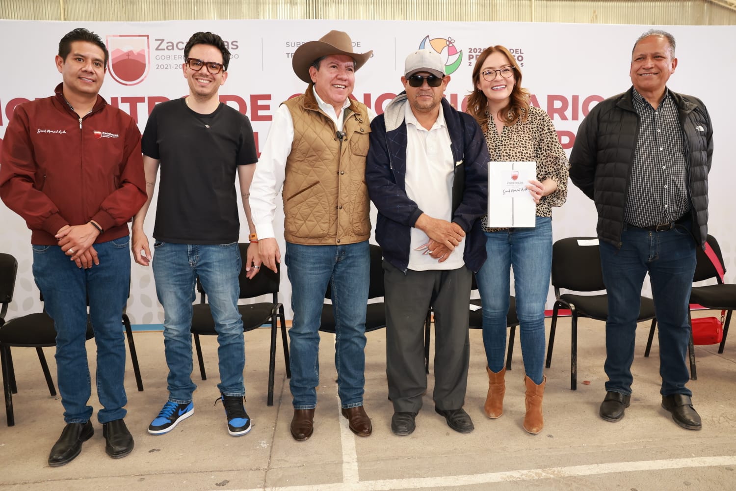 En justicia con las trabajadoras del volante, anuncia Gobernador David Monreal concesiones de taxi para mujeres