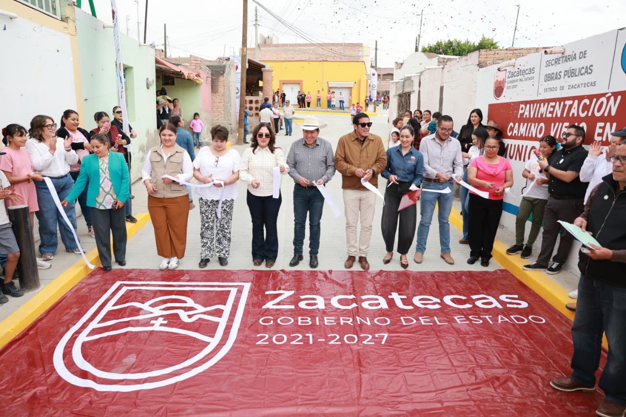 Con pavimentación de calles, lleva Gobernador David Monreal desarrollo y progreso a Loreto